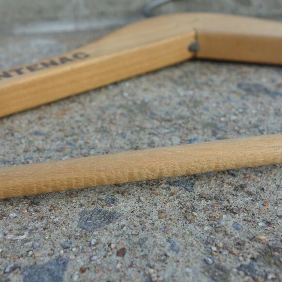 Vintage Chateau Frontenac Wood Hanger - Picture 10 of 11